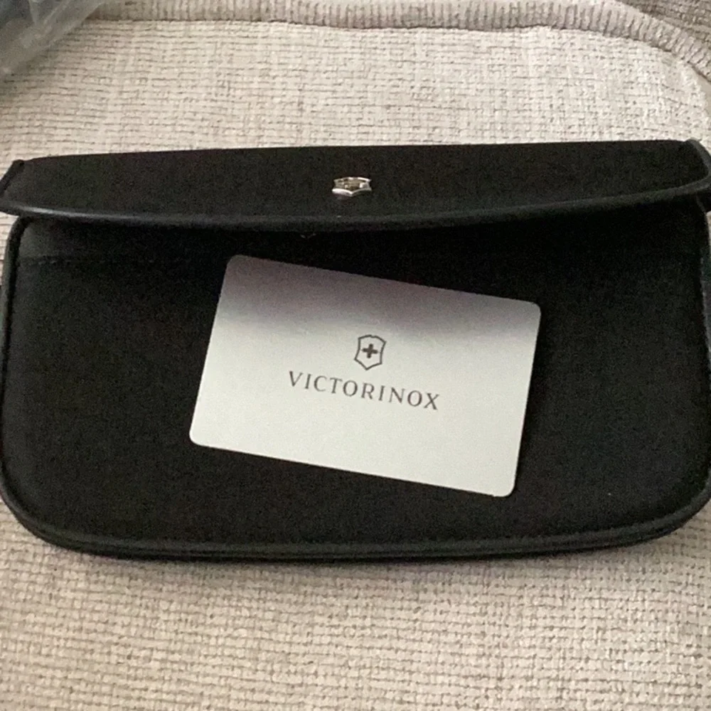 Victorinox Victoria 2.0 clutch,  dark blue